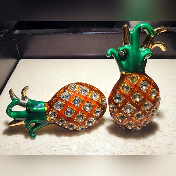 2 inch pineapples hardware for crafts, DIY, upcycle, designer, came from sandals - Picture 2 of 5